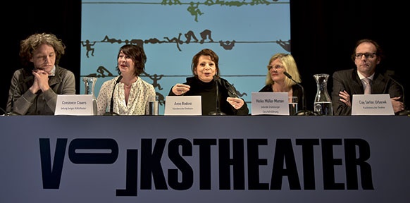 2017: Pressekonferenz zum Jahresspielplan. V.l.n.r.: Roland Koberg, Constance Cauers, Anna Badora, Heike Müller-Merten und Cay Stefan Urbanek.Foto: ©Lupi Spuma