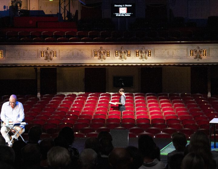 Szenenfoto "Zwischen Welten" mit Amadeus Gollner und Ariadne Papst © Marlies Kross